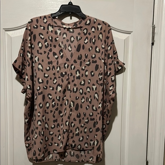 Leopard Print Brown Women's Top - Picture 1 of 6